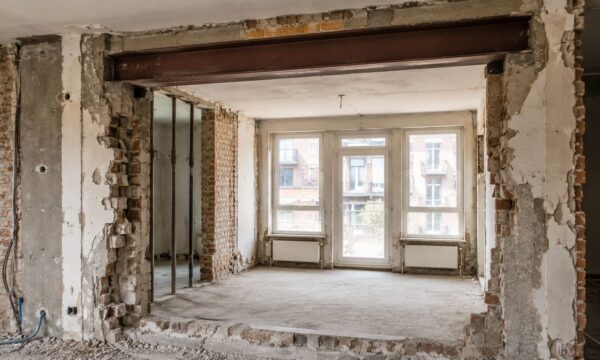 Abattre une cloison à Bruxelles : mur porteur ou non ? Ce qu&rsquo;il faut savoir